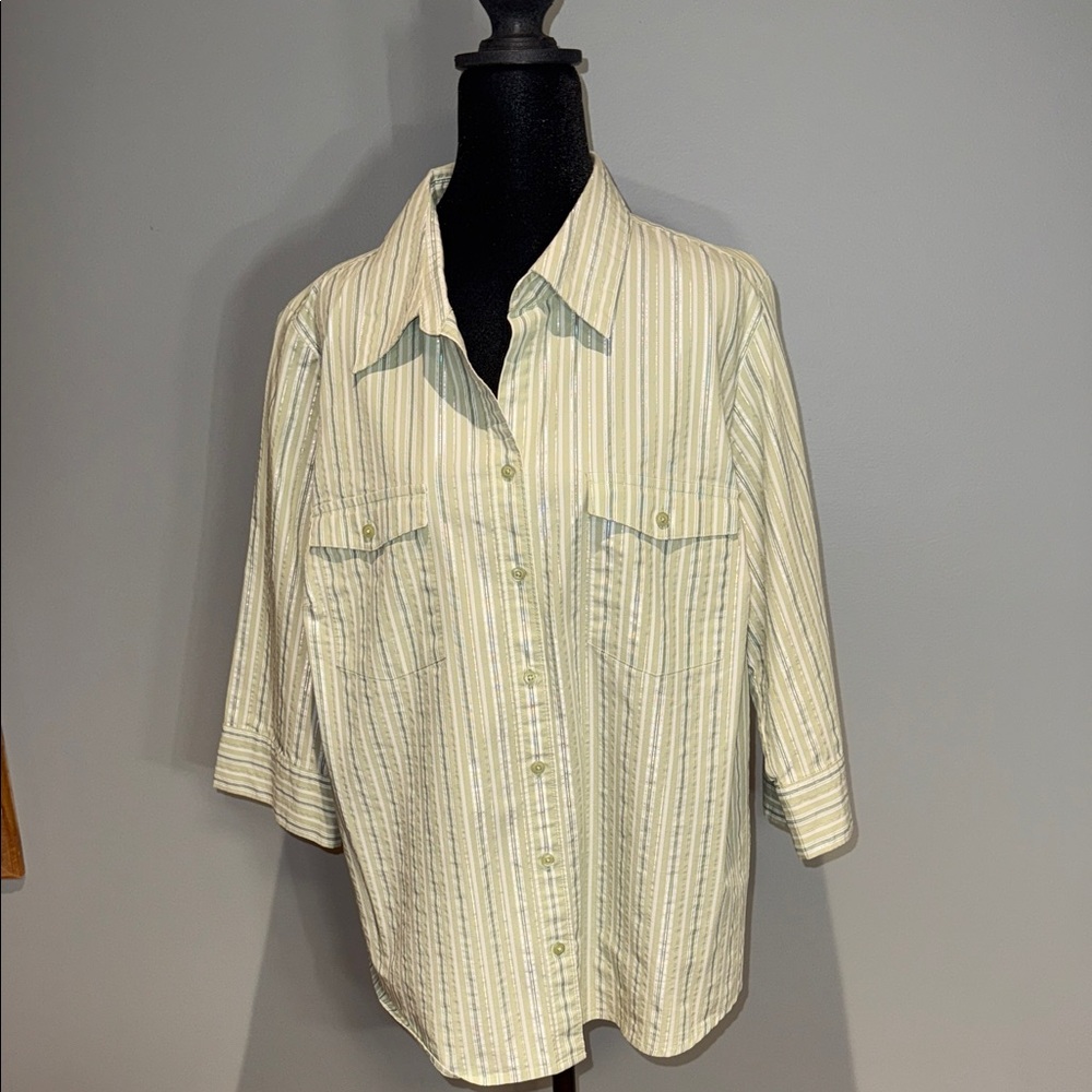 Butterfly Dsigns Button-Up Blouse in Cream and Green